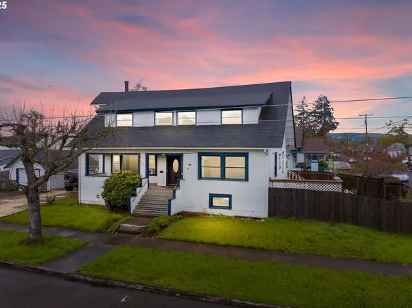 407 S 5th St, Cottage Grove, OR 97424