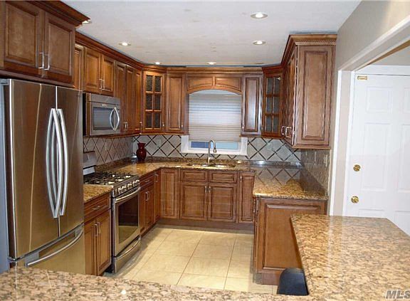 3rd image of 207 Evans Ave