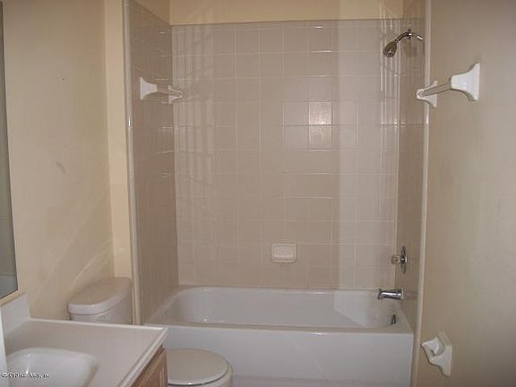 3rd image of 1601 Nectarine St APT J8