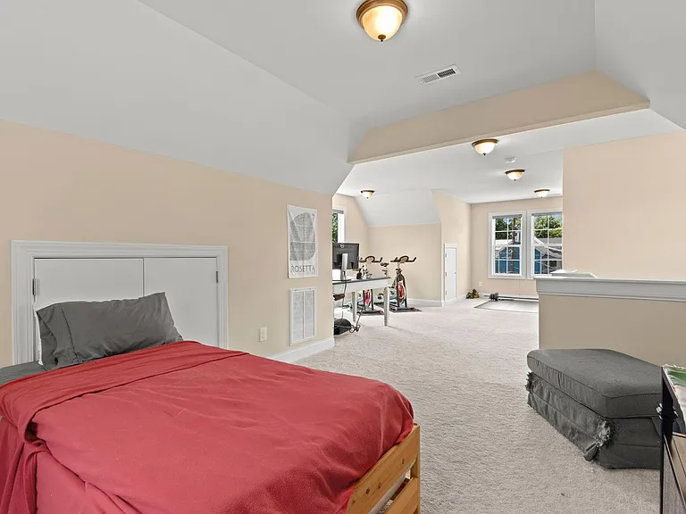 910 Elizabeth St — Photo 21