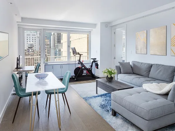 218 E 47th St Unit 24B, New York, NY 10017