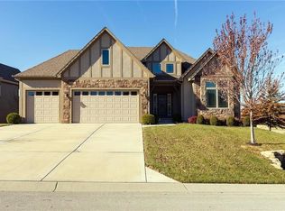 986 SW Ayrshire Dr, Lees Summit, MO 64081