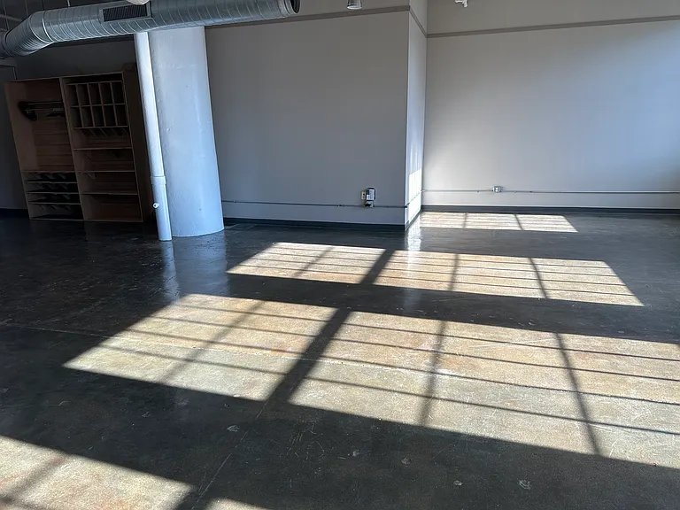 500 Robert St — Photo 16