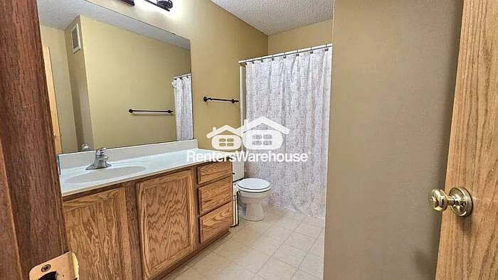 7648 Century Blvd — Photo 11