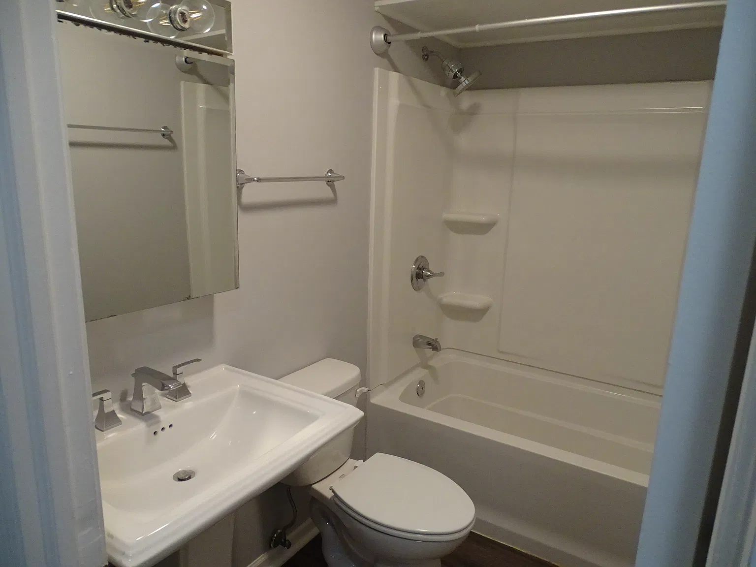 2 bed, 1000 sqft, $1,250 — Photo 4