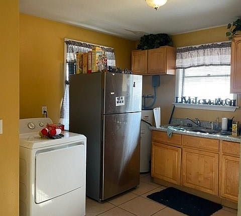 3rd image of 1630-32 Caton Ct