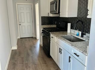 17 Stapleton St #1, New Bedford, MA 02740