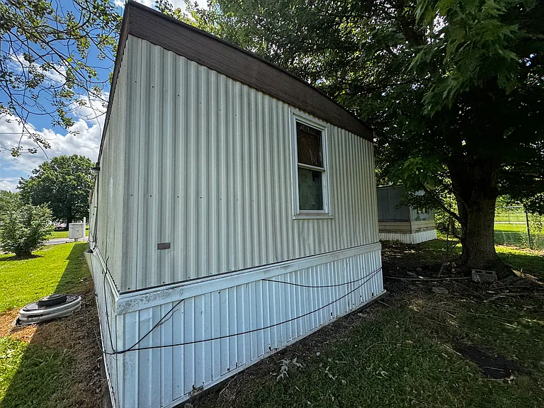 1752 Blue Jay Cir — Photo 2
