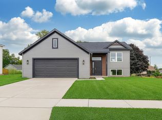 98 Chase Ct NW, Kent City, MI 49330