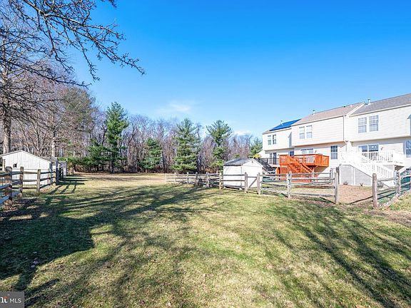 4th image of 14 Inkberry Ct