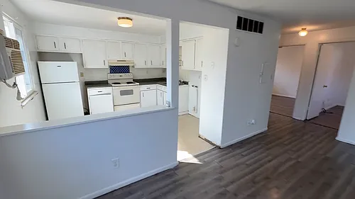 3318 W Sylvan Ln #3318 Photo 1