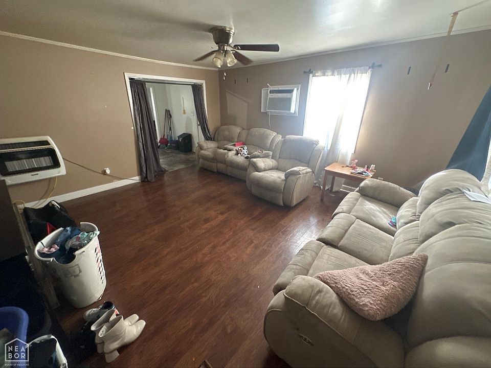 2nd image of 1302 E Court St