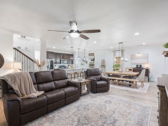 4th image of 15198 Saddle Ridge Cir