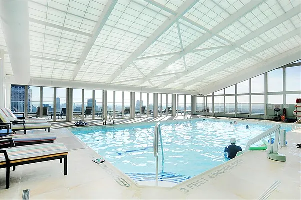 Rented by R New York | media 43