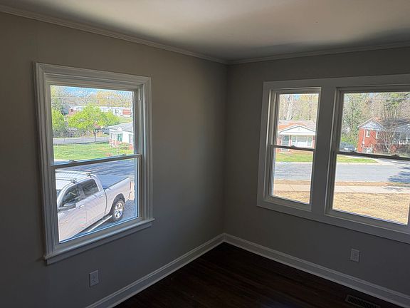 5th image of 4401 Welling Ave