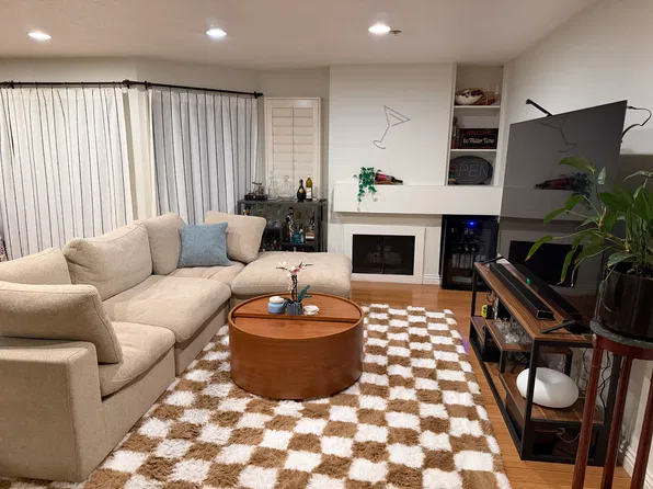 260 Cagney Ln APT 102, Newport Beach, CA 92663