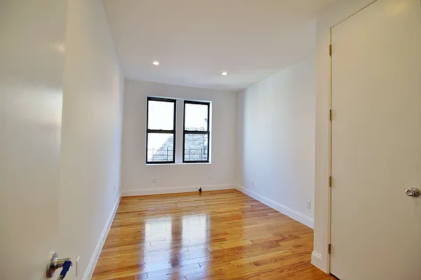 Rented by Julianna Realty Corp | media 49