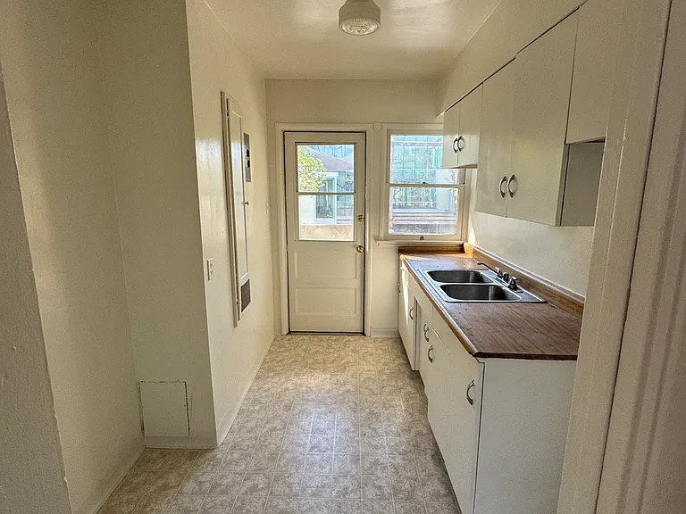 404 E Harvard St #11 — Photo 10