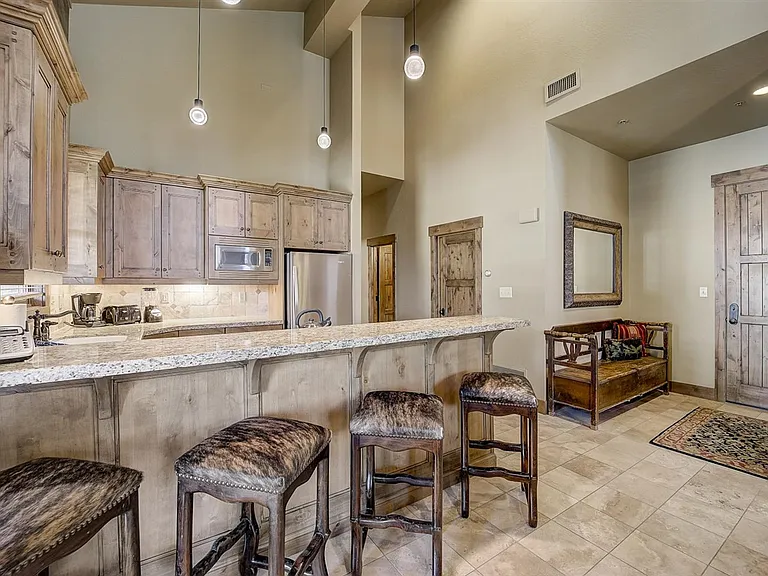 7580 Royal St E #33 — Photo 7