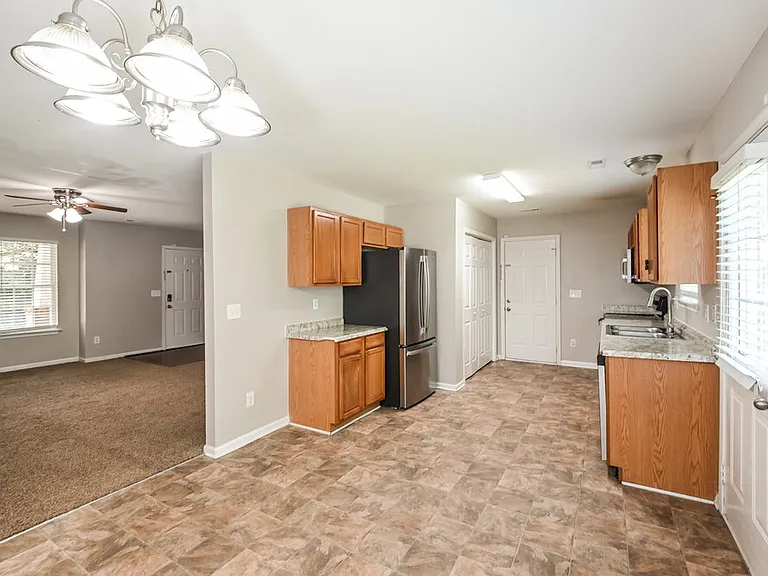 8819 Twisted Pine Dr — Photo 10