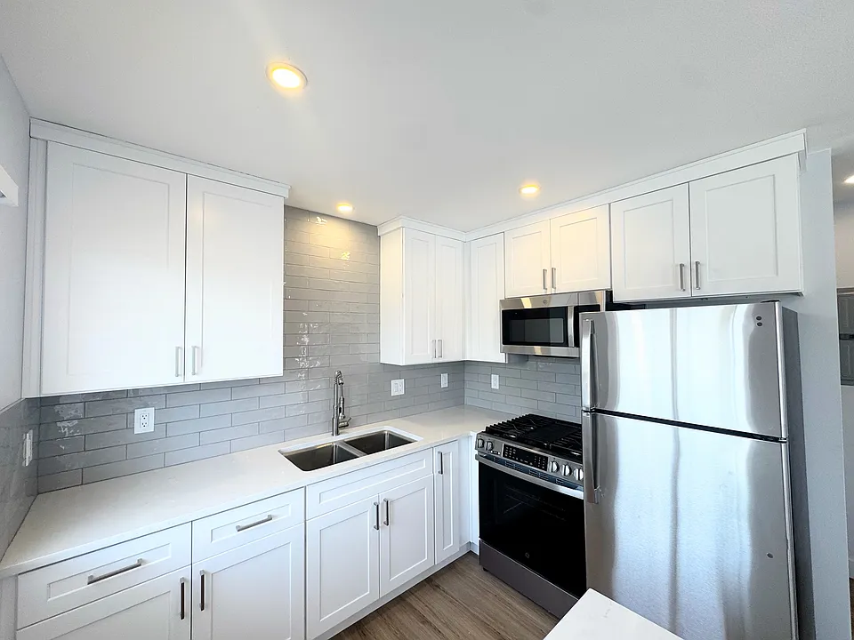 1921 Colonia Pl