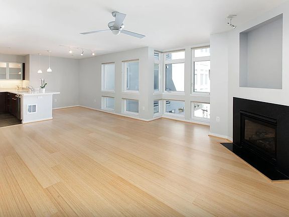 2nd image of 3208 Pierce St APT 204
