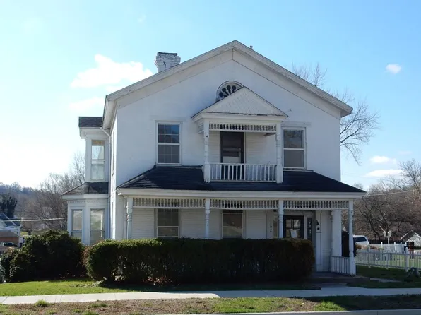 1102 Georgia St, Louisiana, MO 63353