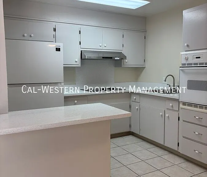 4141 Olga Dr — Photo 6