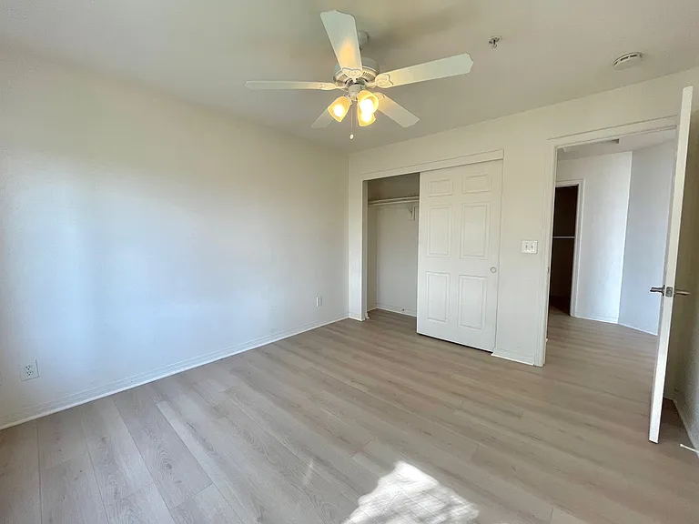 100 N River Cir N #304 — Photo 19