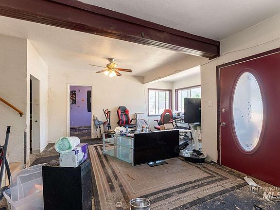 3rd image of 621 Teddy Ave