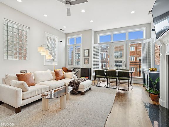 4th image of 1930 W Belmont Ave #3