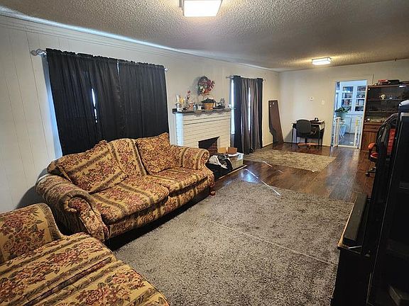 3rd image of 700 S 4th St