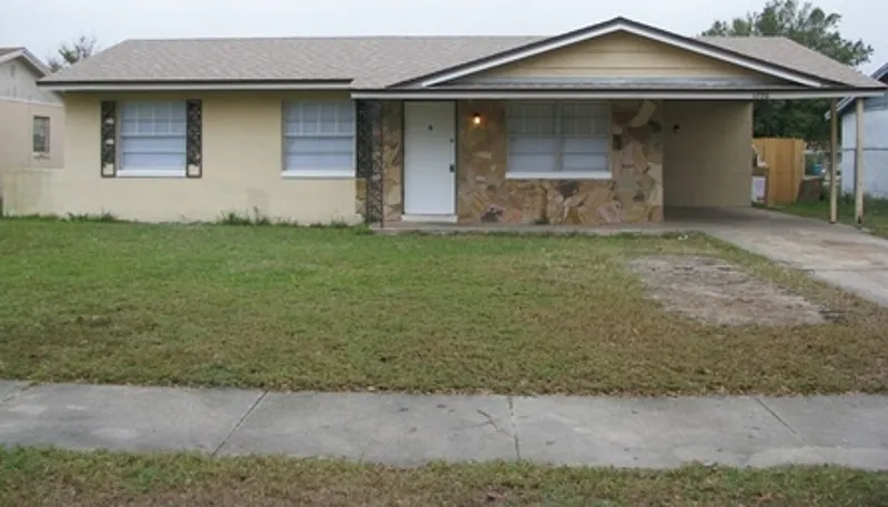 3 bed, 1.5 bath, 1100 sqft, $2,025 — Photo 1