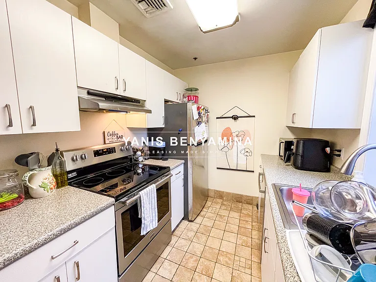 4 Davis Ave #3A — Photo 6
