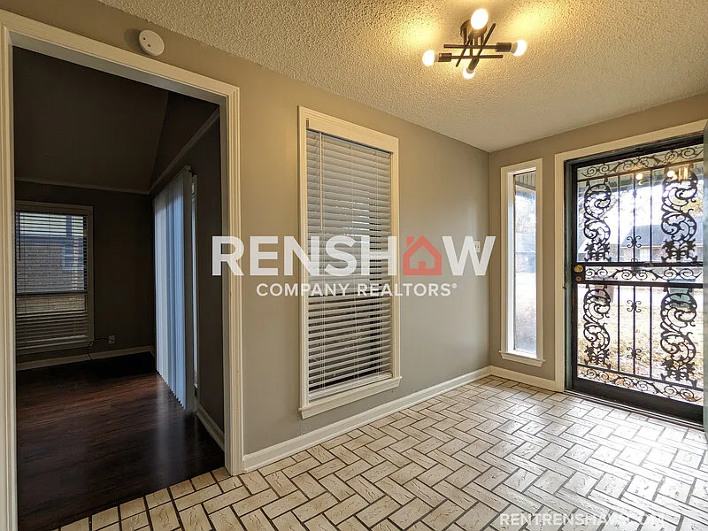 4 bed, 2.0 bath, 1557 sqft, $1,975 — Photo 3