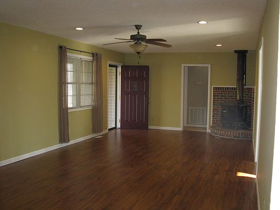3rd image of 168 Briarwood Dr