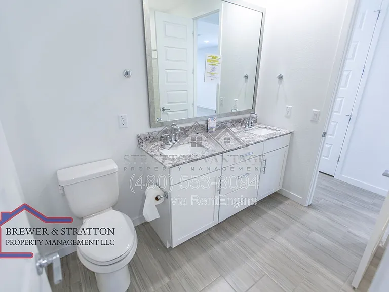 2226 E Kelly Dr — Photo 29