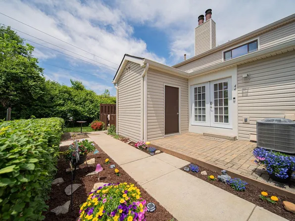 44 Hedgerow Ln, Delaware, OH 43015