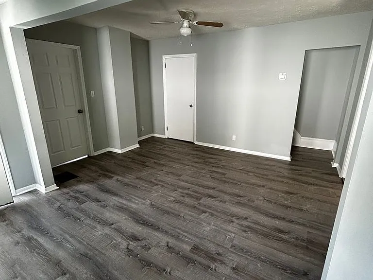 1008 Fairview Ave — Photo 2