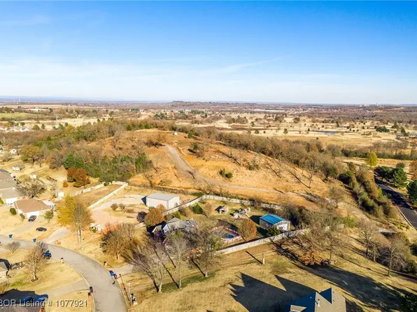 7225 Lookout Dr, Fort Smith, AR 72916