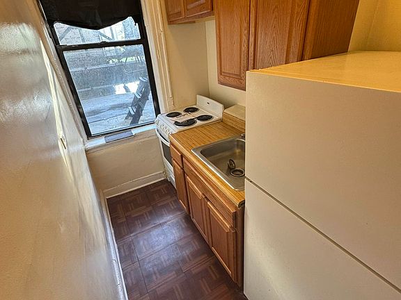 4th image of 725 9th Ave APT 1A