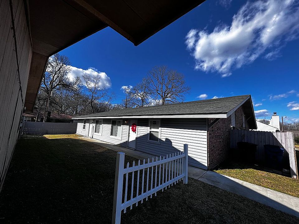 1st image of 201 Woodale Dr Unit 1-4