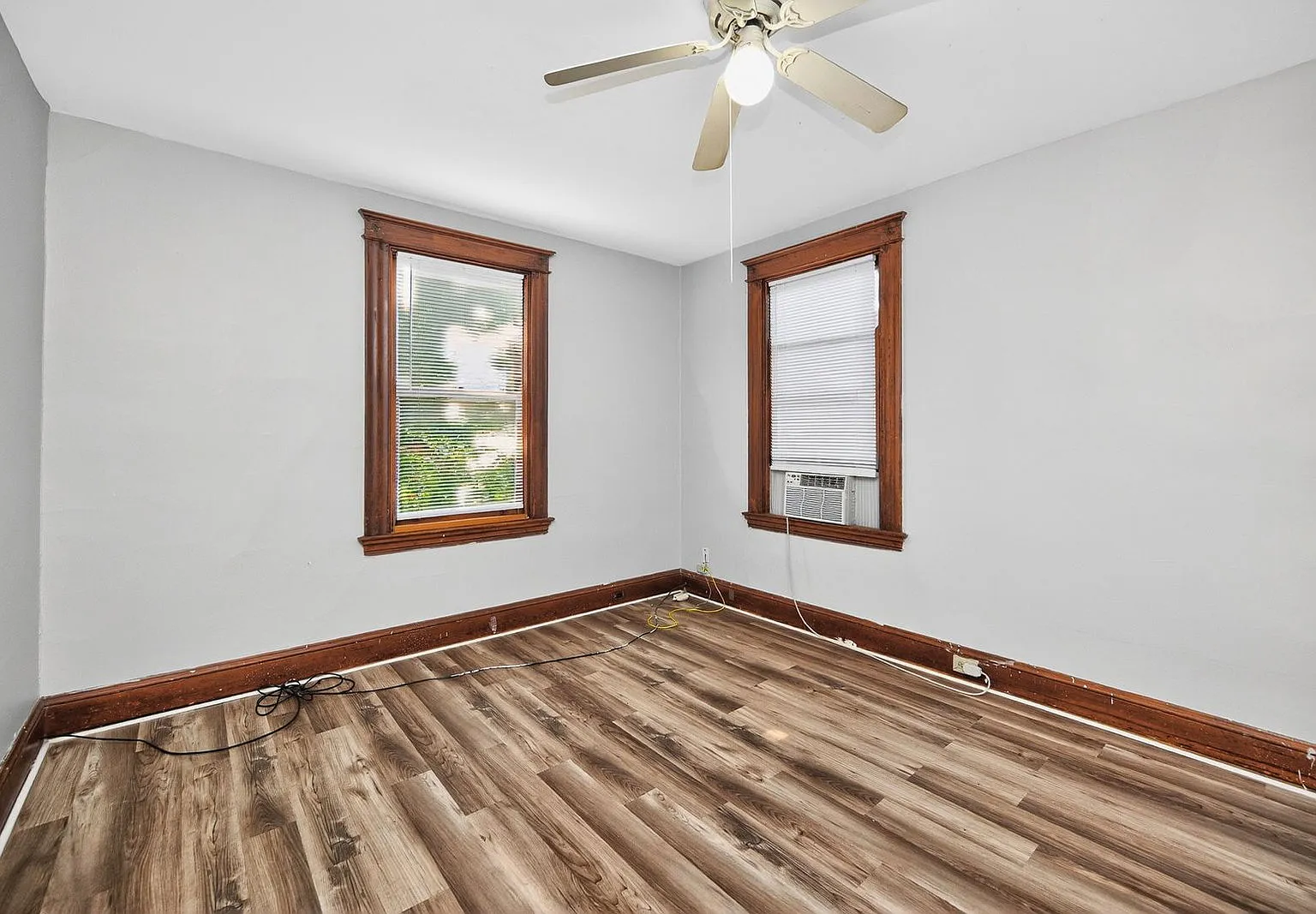 4 bed, 2.0 bath, 1014 sqft, $3,295 — Photo 4