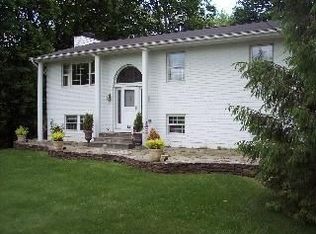 120 Beekman Rd, Hopewell Junction, NY 12533