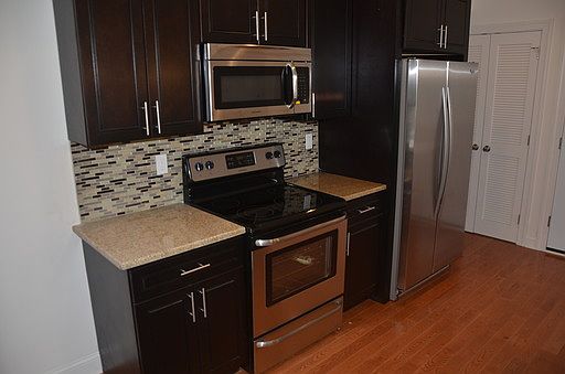 3rd image of 3432 Wallace St