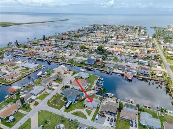 13637 Lagoon Dr, Hudson, FL 34667