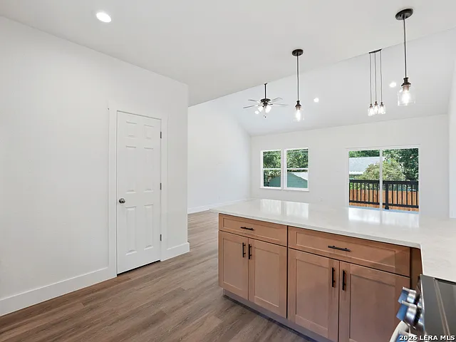 609 Elm St — Photo 12