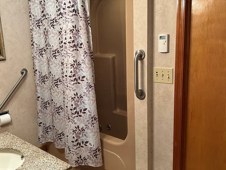 438 Jamestown Dr — Photo 12