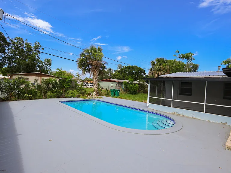 1810 Dixon Blvd — Photo 35