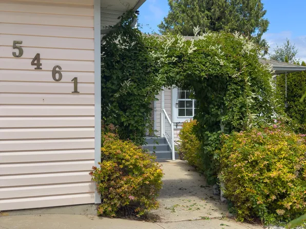 5461 Carnaby Pl, Sechelt, BC V7Z 0M3